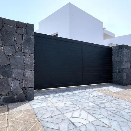 White House - Fire Pit And Private Pool By Lanzarote Villa